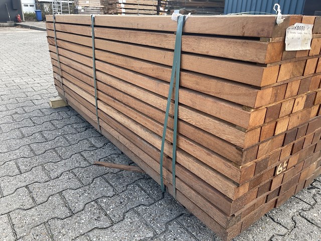 Ca. 75x angelim pedra regels fijnbezaagd, 45x68mm, lengte 150cm - afbeelding 2 van  4