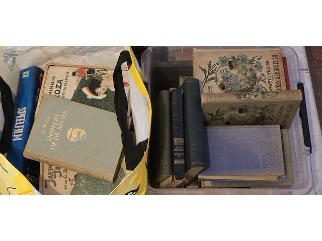 Ca. 75x antieke boeken, jaartal 1896 tot 1970 - afbeelding 2 van  4