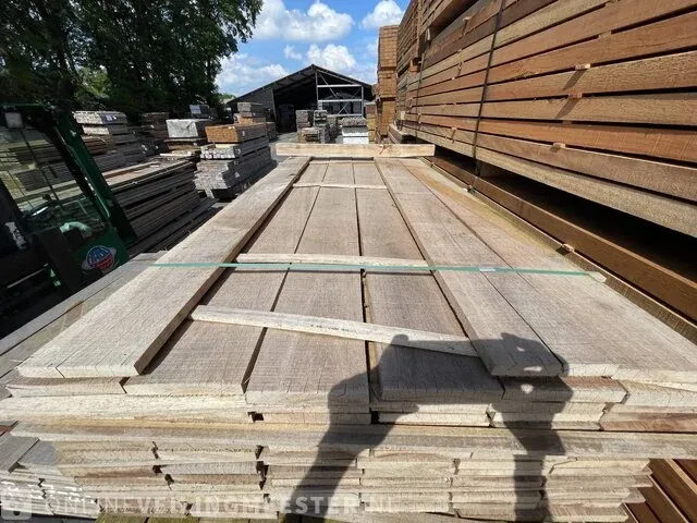 Ca. 75x basralocus hardhouten beschoeiingsplanken , 20x150mm, lengte 200cm - afbeelding 1 van  3