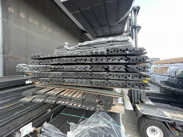 Ca. 75x douglas deens/triple/design profiel zwart gecoat, 22x142mm, lengte 500cm - afbeelding 3 van  3
