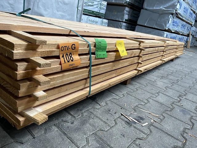 Ca. 75x douglas planken fijnbezaagd, 22x150mm, lengte 400cm - afbeelding 2 van  3