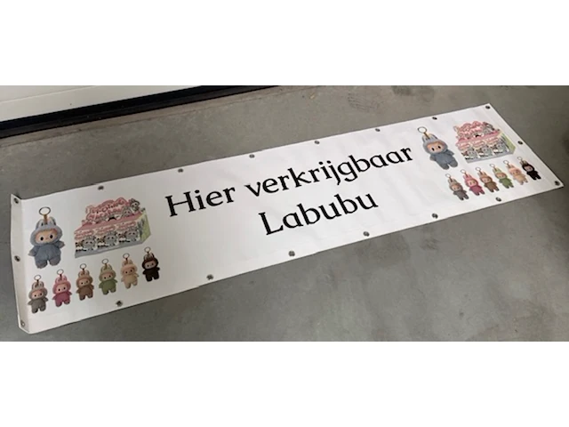 Ca. 76x labubu met spandoek - afbeelding 4 van  4