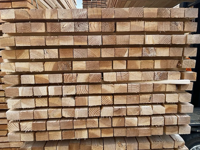 Ca. 77x douglas regels fijnbezaagd , 50x75mm, lengte 400cm - afbeelding 3 van  3