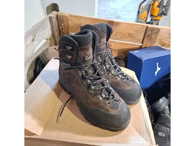 Ca. 77x paar diverse schoenen, o.a. haix, meindl - afbeelding 5 van  7
