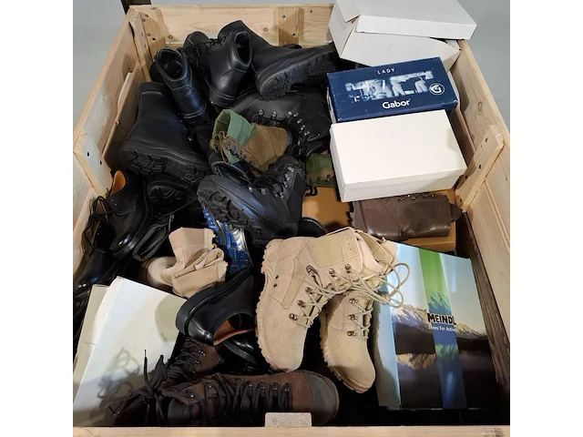 Ca. 79x paar diverse schoenen, o.a. haix, meindl - afbeelding 2 van  7