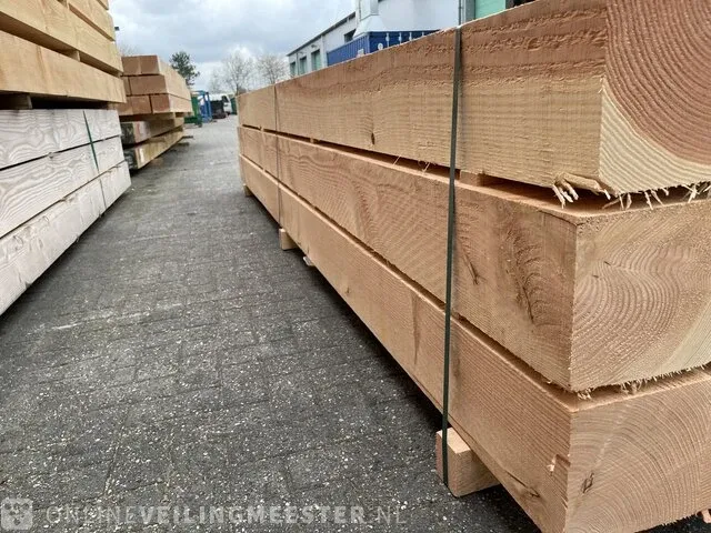Ca. 7x douglas balken fijnbezaagd , 150x150mm, lengte 250cm - afbeelding 2 van  3