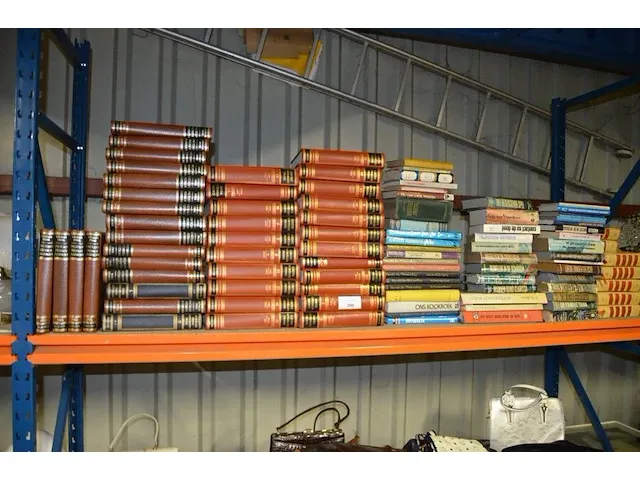 Ca. 80 diverse boeken - afbeelding 1 van  9