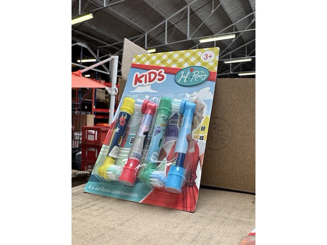 Ca. 800x set van 4 juf roos opzetborstels passend oral-b - afbeelding 2 van  2