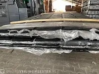Ca. 80x douglas gg (veer en groef) zwart gecoat , 18x135mm, lengte 570cm - afbeelding 3 van  3