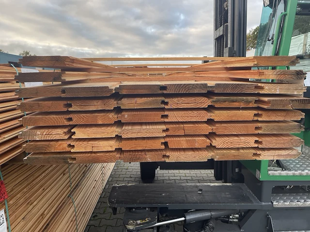 Ca. 80x douglas wisselsponning/halfhoutsrabat, 18x190mm, lengte 400cm - afbeelding 3 van  3