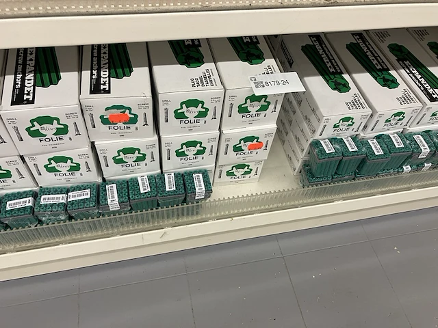 Ca. 80x dozen pluggen expandet groen 7x35 en 7x50 - afbeelding 1 van  4