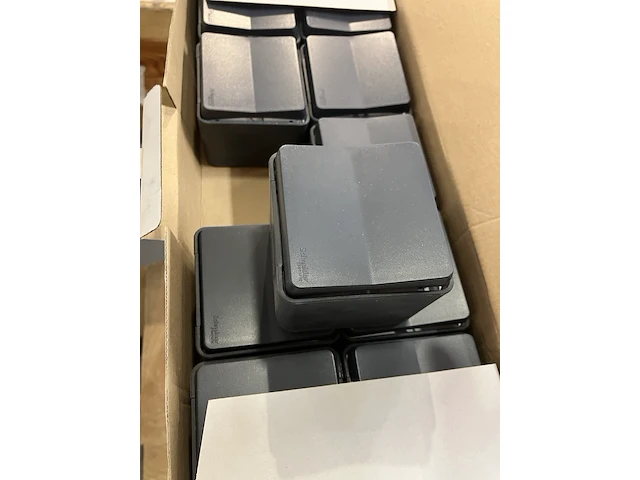 Ca. 80x schneider electric/merten. schakelaar opbouw - afbeelding 1 van  1