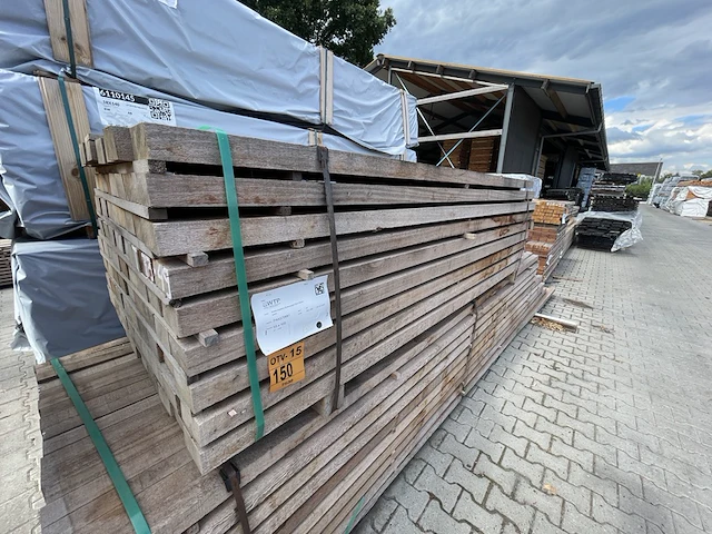 Ca. 81x angelim pedra regels fijnbezaagd, 55x105mm, lengte 250cm - afbeelding 2 van  3