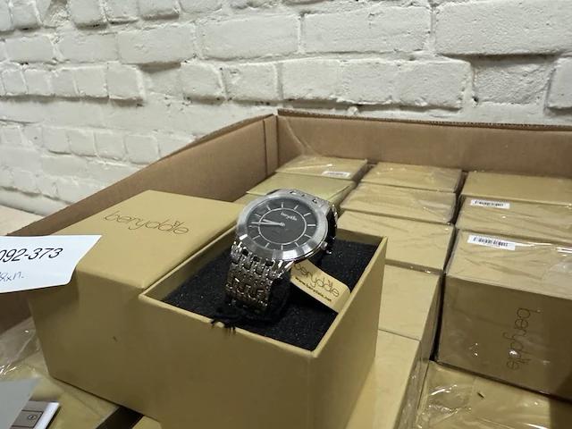 Ca. 82x dameshorloge met metalen schakelketting en kwartsuurwerk berydal, bd702-2 - afbeelding 4 van  5