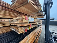 Ca. 82x douglas planken geschaafd, 18x90mm, lengte 400cm - afbeelding 2 van  3