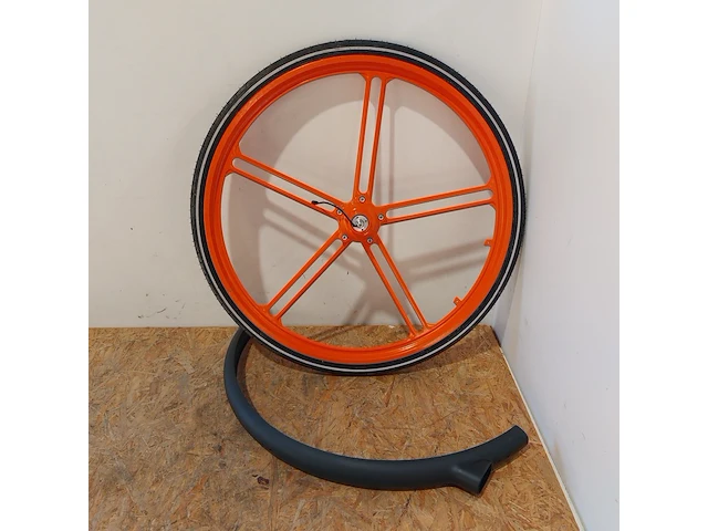 Ca. 84x combinatie alu fietswiel 22" + spatbord, oranje + zwart - afbeelding 1 van  4