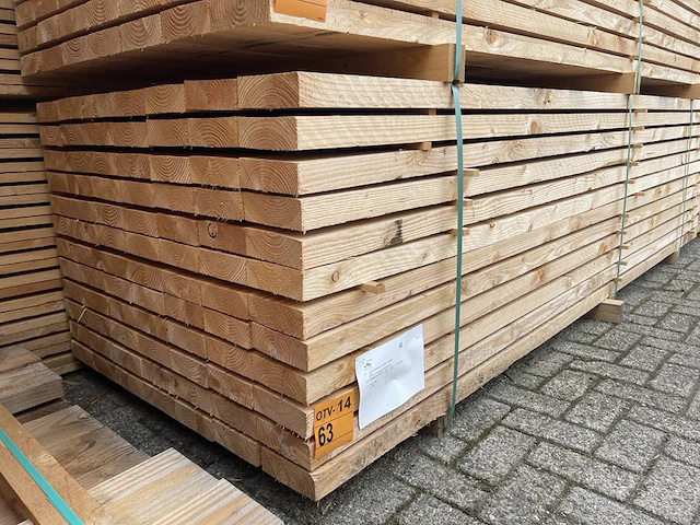 Ca. 84x douglas balken fijnbezezaagd, 50x150mm, lengte 300cm - afbeelding 4 van  4