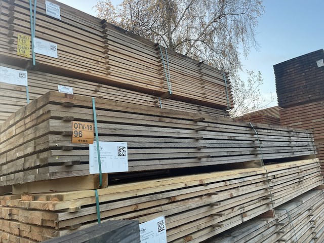 Ca. 84x douglas planken fijnbezaagd, 25x150mm, lengte 400cm - afbeelding 4 van  4