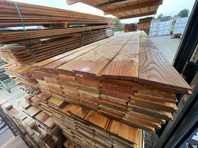 Ca. 84x douglas wisselsponning/halfhoutsrabat, 18x190mm, lengte 500cm - afbeelding 1 van  3