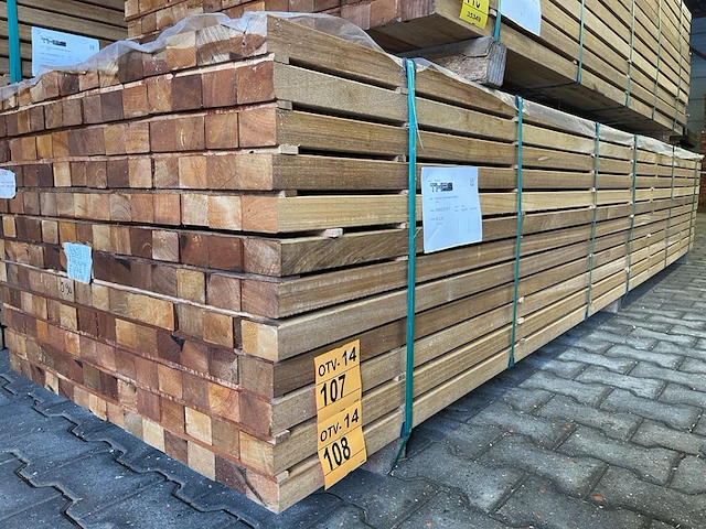 Ca. 84x guyana teak regels geschaafd, 45x68mm, lengte 395cm - afbeelding 4 van  4