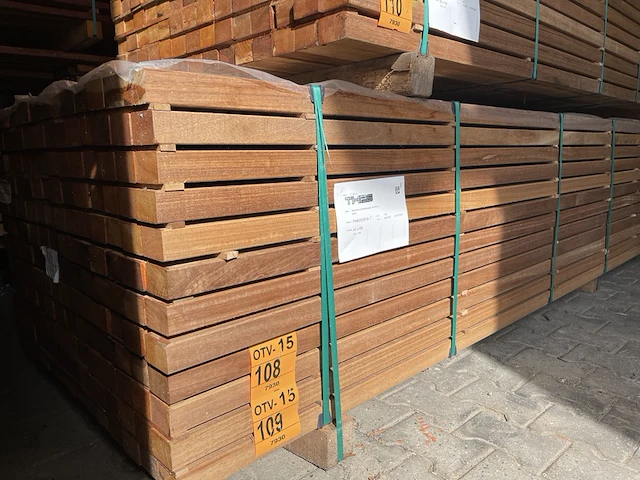 Ca. 84x guyana teak regels geschaafd, 45x68mm, lengte 395cm - afbeelding 4 van  4