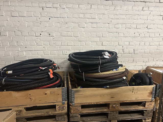 Ca. 85x diverse fietsbanden, buitenbanden, w.o. continental, schwalbe, cst - afbeelding 1 van  10