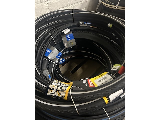Ca. 85x diverse fietsbanden, buitenbanden, w.o. continental, schwalbe, cst - afbeelding 10 van  10