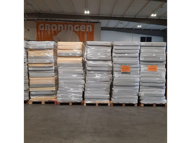Ca. 85x matras (zonder hoes) - afbeelding 1 van  1