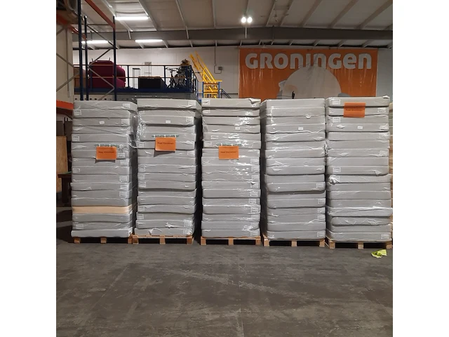 Ca. 85x matras (zonder hoes) - afbeelding 1 van  1