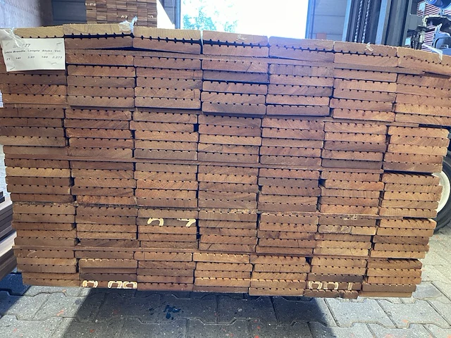 Ca. 89x guyana teak vlonderplanken, 21x145mm, lengte 395cm - afbeelding 3 van  3