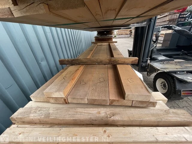 Ca. 8x oregon pine hardhouten planken fijnbezaagd, 50x150mm, lengte 365cm - afbeelding 1 van  4