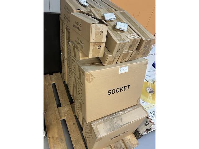 Ca. 900x stopcontacten inbouw - afbeelding 1 van  2