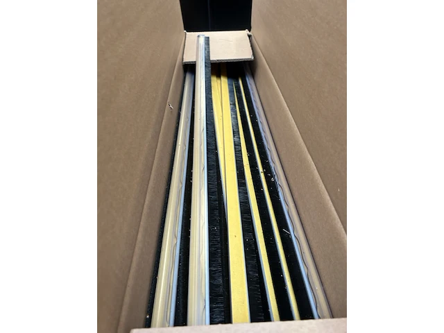 Ca. 900x tochtstrip 100 cm - afbeelding 2 van  5