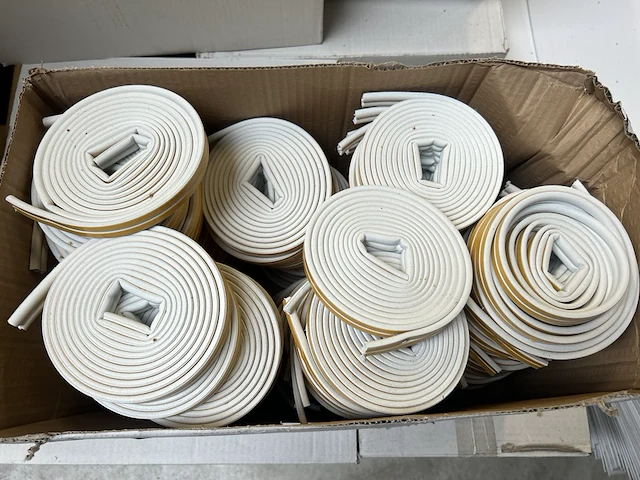 Ca. 900x tochtstrip 6 meter - afbeelding 2 van  6