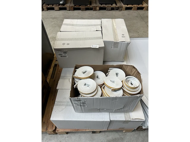 Ca. 900x tochtstrip 6 meter - afbeelding 4 van  6