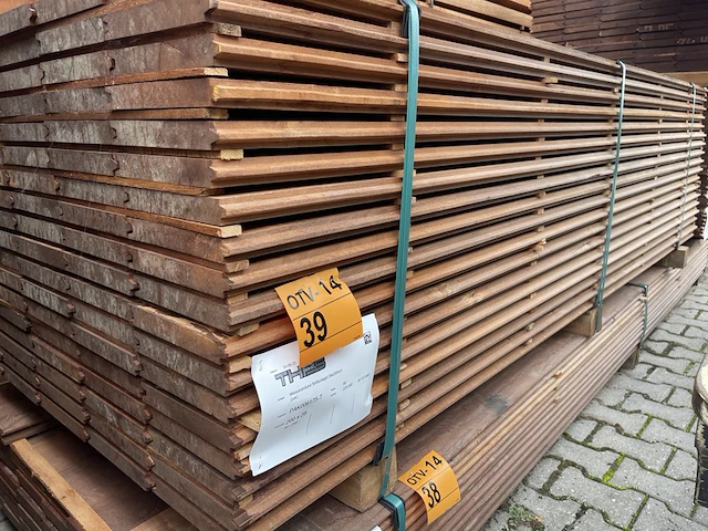 Ca. 90x massaranduba damwand- / paardenbox profiel, 28x200mm, lengte 250cm - afbeelding 2 van  3