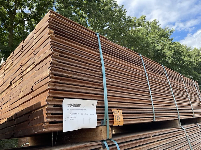 Ca. 90x massaranduba damwand- / paardenbox profiel, 28x200mm, lengte 300cm - afbeelding 4 van  4