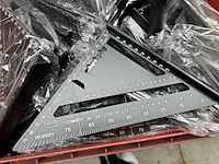 Ca. 90x winkelhaak hoekmeter staal met krat - afbeelding 2 van  3