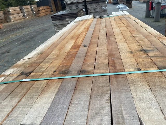 Ca. 92x angelim pedra regels fijnbezaagd, 40x60mm, lengte 6/200cm, 86/250cm - afbeelding 1 van  3