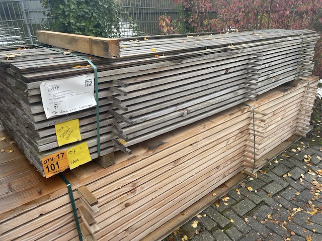 Ca. 92x douglas planken fijnbezaagd, 25x150mm, lengte 300cm - afbeelding 4 van  4