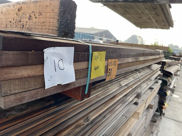 Ca. 92x guyana ipé latten, 27x50mm, lengte 245cm - afbeelding 2 van  3