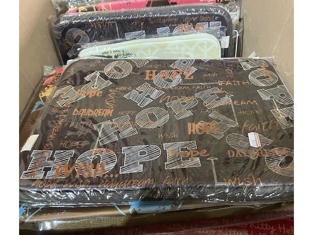 Ca. 92x laptop sleeves, diverse merken, diverse kleuren - afbeelding 4 van  9