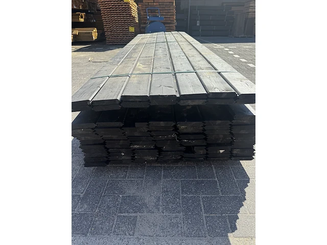 Ca. 93x blokhutprofiel vuren - zwart gespoten - afbeelding 2 van  3