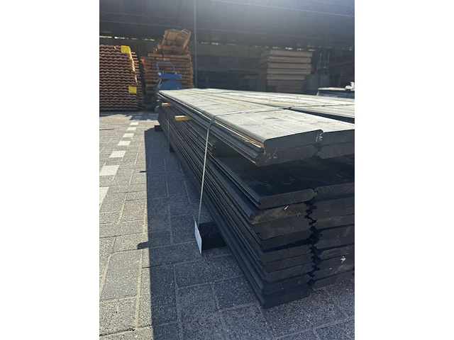 Ca. 93x blokhutprofiel vuren - zwart gespoten - afbeelding 3 van  3