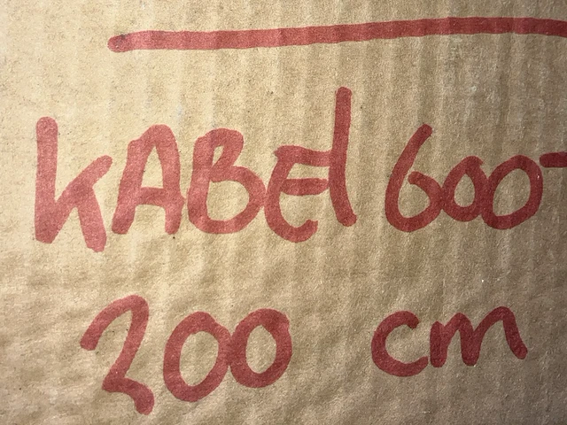 Ca. 940x kabelgoot met plakrand 1x1x200 cm - afbeelding 4 van  4
