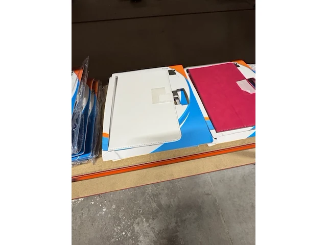 Ca. 94x tablethoes samsung, diverse kleuren - afbeelding 2 van  13