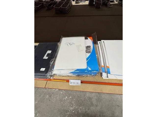 Ca. 94x tablethoes samsung, diverse kleuren - afbeelding 13 van  13
