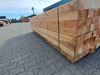Ca. 96x douglas balken geschaafd, 90x90mm, lengte 300cm - afbeelding 2 van  4