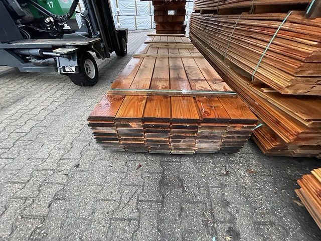 Ca. 96x douglas zweeds rabat, 26x190mm, lengte 450cm - afbeelding 1 van  3