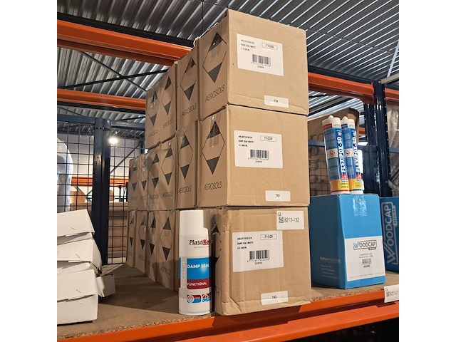 Ca. 96x isoleercoating, plastikote, wit - afbeelding 1 van  4